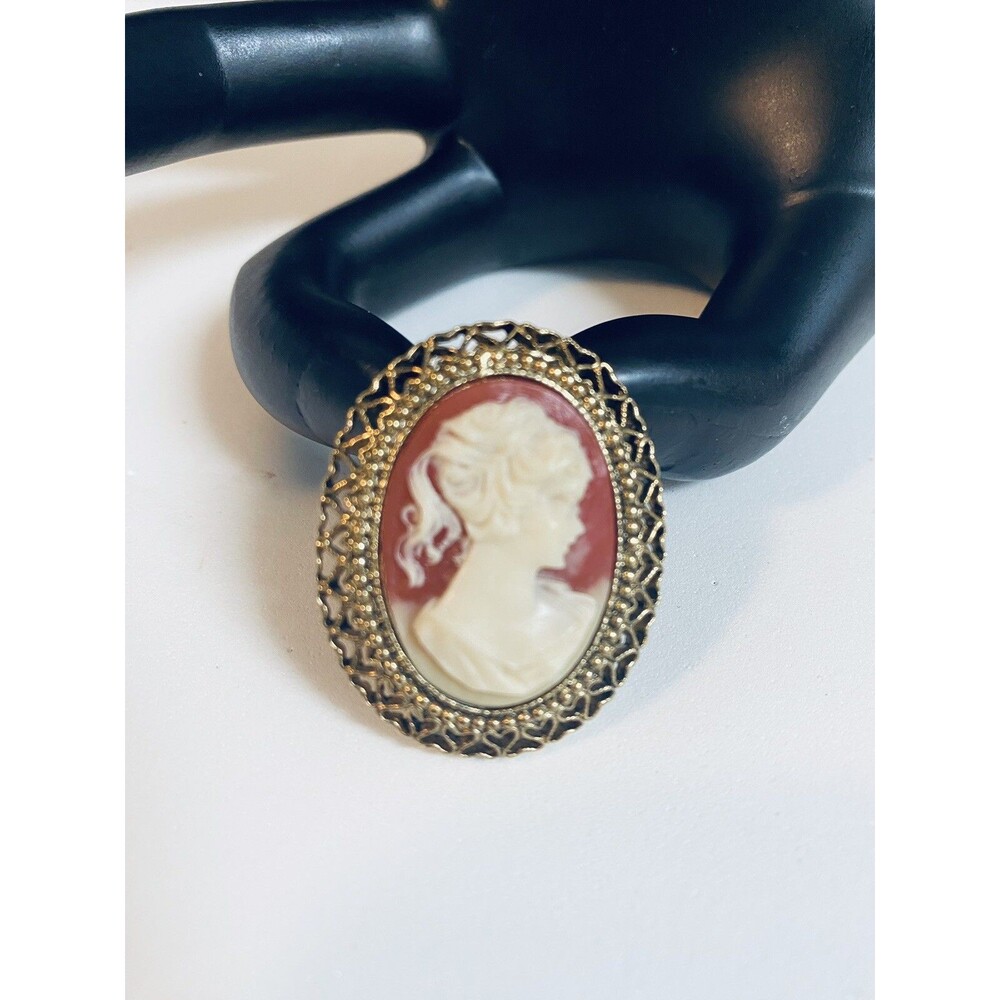 Vintage 1970's Filigree Cameo Brooch Pin Jewelry